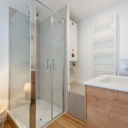 Tanaga Apartment *